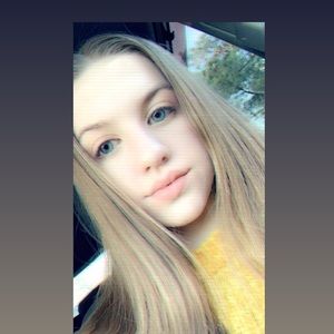 Meet your Posher, Carley